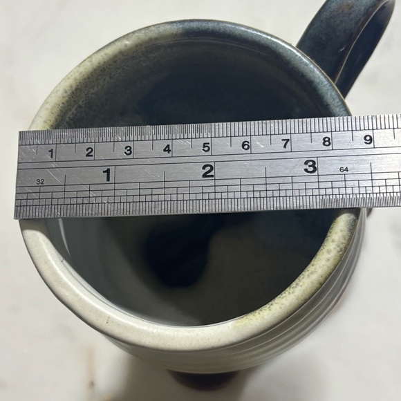 1979 Muddy Waters Pottery ceramic, glazed mug with legs and roller skates - Picture 10 of 10